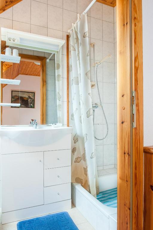 Alina Apartmanhaz Hévíz Rum bild
